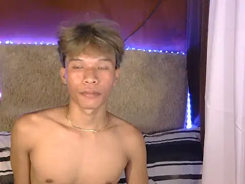 Nick cummer12 online show from April 2026 01:33:02 PM