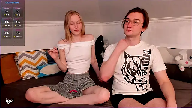 Snapshot of EliteEross chatting on February 2026 02:07:01 PM EliteEross online show from February 2026 02:07:01 PM