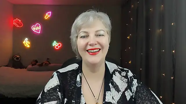 Mary-Leee online show from March 2026 01:11:02 PM