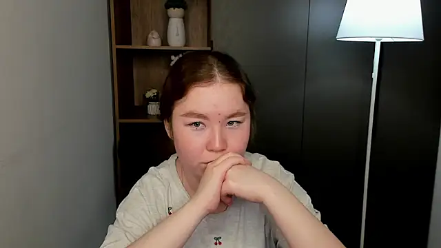 Snapshot of VelvaRomiro chatting on February 2026 08:33:02 AM VelvaRomiro online show from February 2026 08:33:02 AM