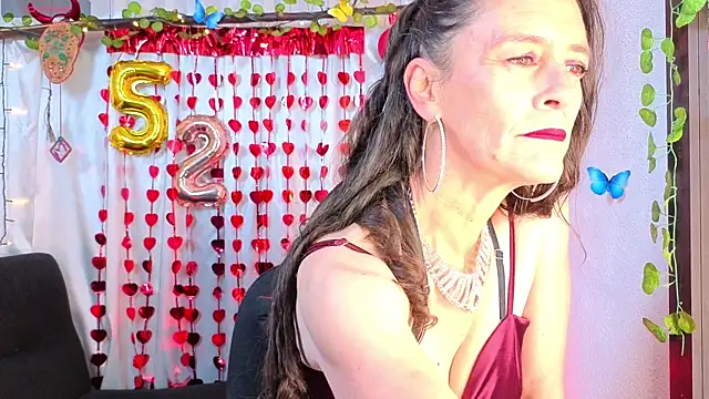 LeanaMaturee online show from May 2026 12:45:01 PM
