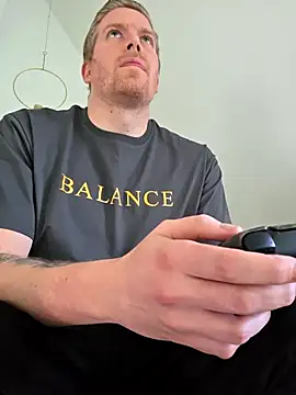 Snapshot of HotCouple1995xx chatting on February 2026 10:02:01 AM HotCouple1995xx online show from February 2026 10:02:01 AM