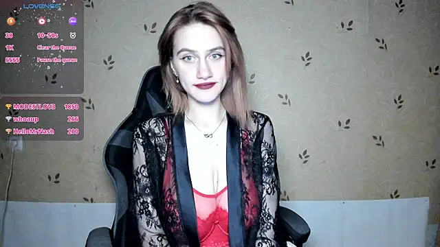 Snapshot of NicoleDaviss chatting on April 2026 07:18:02 PM NicoleDaviss online show from April 2026 07:18:02 PM