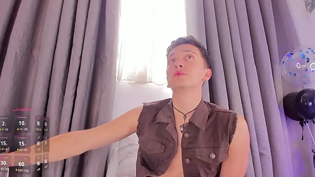 Thiago Jones1 online show from March 2026 02:35:02 PM