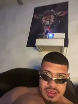 Snapshot of Hunno chatting on February 2026 09:08:01 AM Hunno online show from February 2026 09:08:01 AM