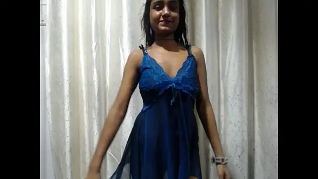 Snapshot of Roselley chatting on May 2026 05:12:01 AM Roselley online show from May 2026 05:12:01 AM