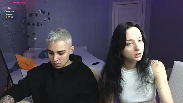 LuxuryLoverss online show from April 2026 11:15:02 AM