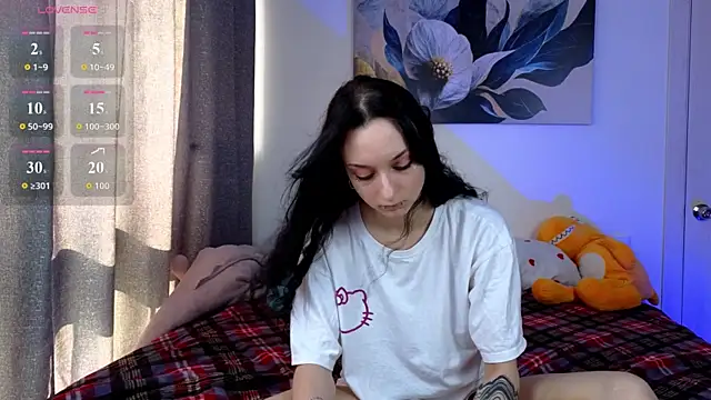 LuxuryLoverss online show from May 2026 11:06:02 AM