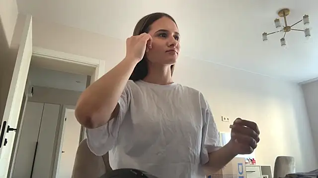 MaryCayle online show from February 2026 12:02:01 PM