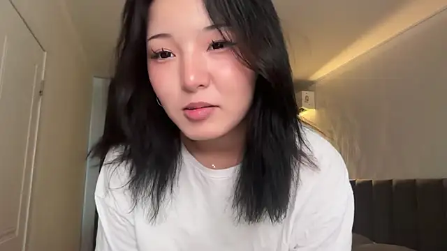 minnie joy online show from May 2026 12:32:01 PM