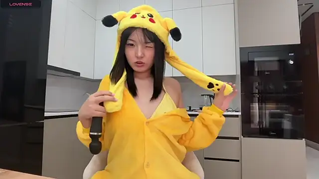 Snapshot of minnie_joy chatting on July 2026 12:25:02 PM minnie joy online show from July 2026 12:25:02 PM