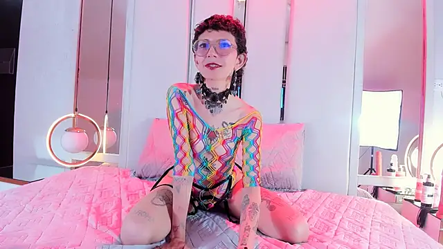 Snapshot of Calioperoux chatting on June 2026 10:03:02 PM Calioperoux online show from June 2026 10:03:02 PM