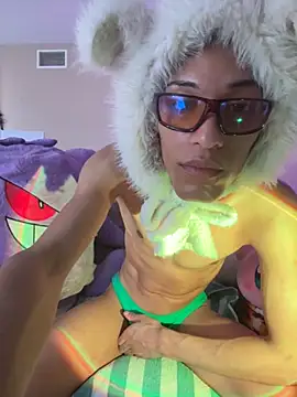 Snapshot of Beautiful4monsterz chatting on February 2026 10:30:02 PM Beautiful4monsterz online show from February 2026 10:30:02 PM