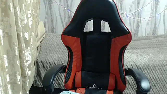 Snapshot of Golden_Muse chatting on February 2026 09:35:02 PM Golden Muse online show from February 2026 09:35:02 PM