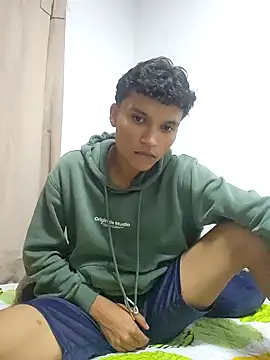 Snapshot of Julikid1 chatting on February 2026 02:43:01 AM Julikid1 online show from February 2026 02:43:01 AM