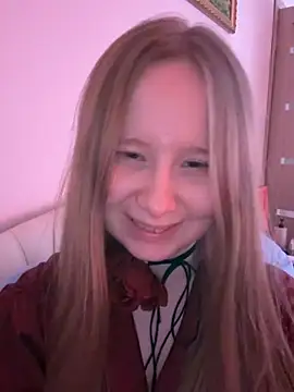 cutefoxieee online show from July 2026 08:59:01 PM