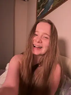cutefoxieee online show from August 2026 11:25:01 PM