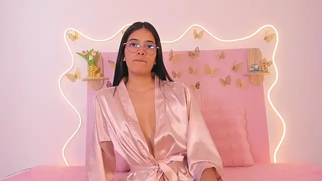 Isaa-queen online show from April 2026 02:36:02 PM