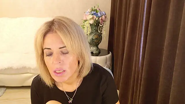 NellyBloom online show from July 2026 01:18:02 PM