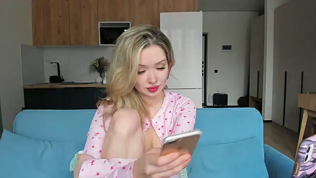 CassandraArmas online show from March 2026 01:05:01 PM