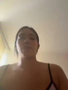 Snapshot of MikaelaFlgg chatting on March 2026 03:33:01 PM MikaelaFlgg online show from March 2026 03:33:01 PM