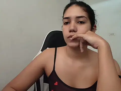 Snapshot of MikaelaFlgg chatting on March 2026 02:40:02 PM MikaelaFlgg online show from March 2026 02:40:02 PM