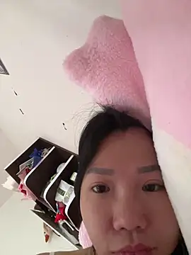 Snapshot of Miumieu2 chatting on May 2026 03:13:02 AM Miumieu2 online show from May 2026 03:13:02 AM