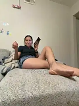 Snapshot of celenia chatting on February 2026 04:45:01 AM celenia online show from February 2026 04:45:01 AM