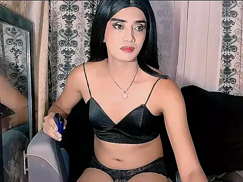 Queeny Cassandra online show from June 2026 04:14:02 AM