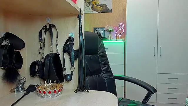 Snapshot of KristiTopxx chatting on November 2025 08:30:02 PM KristiTopxx online show from November 2025 08:30:02 PM