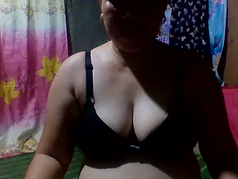 sweet lhyn online show from June 2026 10:29:01 AM