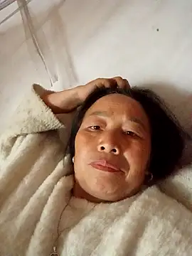 heesuu11 online show from May 2026 03:00:01 AM