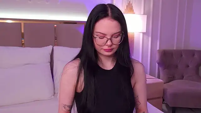 CindyMil online show from April 2026 06:11:02 AM