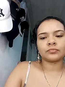 Snapshot of Emily_Rouse23 chatting on April 2026 04:48:02 AM Emily Rouse23 online show from April 2026 04:48:02 AM