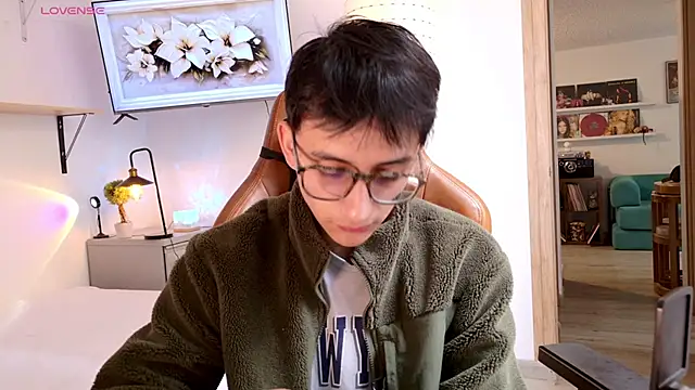 Snapshot of Sr_evann chatting on May 2026 03:42:01 PM Sr evann online show from May 2026 03:42:01 PM