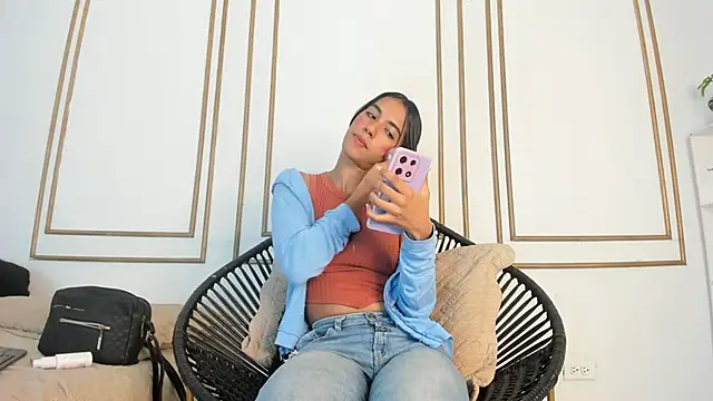 emily gaviria1 online show from May 2026 12:11:02 PM