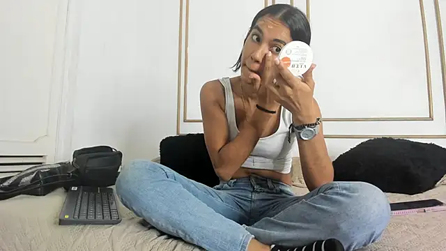 emily gaviria1 online show from May 2026 01:09:02 PM