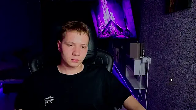 Karl Night  online show from May 2026 06:47:02 PM