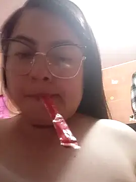 Snapshot of Bella_diamond01 chatting on February 2026 01:15:01 AM Bella diamond01 online show from February 2026 01:15:01 AM