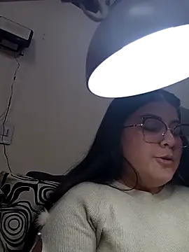 Snapshot of Bella_diamond01 chatting on February 2026 07:14:02 PM Bella diamond01 online show from February 2026 07:14:02 PM