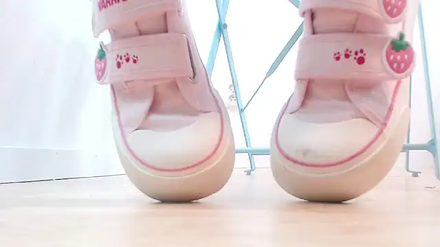 vanillemilk online show from May 2026 06:04:01 PM