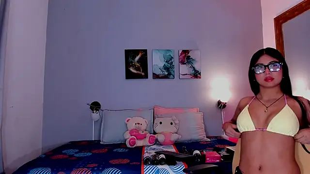 KimTaylorW online show from May 2026 02:31:02 AM