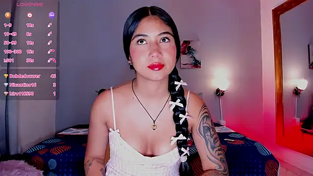 KimTaylorW online show from May 2026 02:40:02 AM