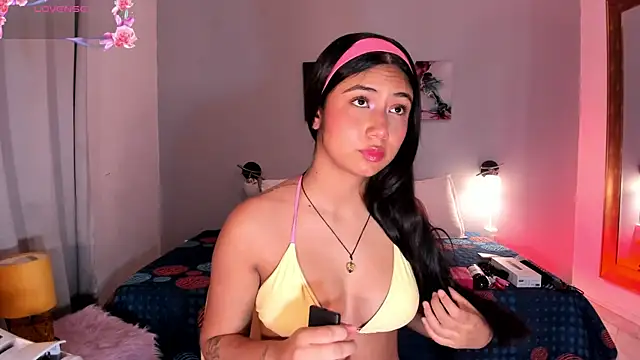 KimTaylorW online show from May 2026 02:41:01 AM