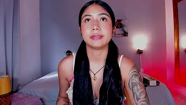 KimTaylorW online show from June 2026 09:28:01 PM