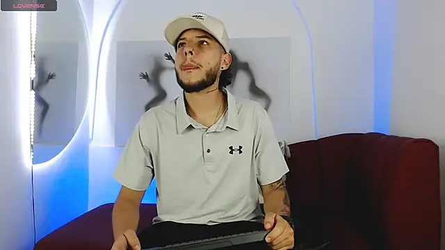 Snapshot of luxesmith chatting on February 2026 12:20:01 AM luxesmith online show from February 2026 12:20:01 AM