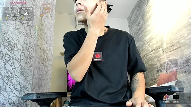 DylanRoyce  online show from May 2026 01:17:02 PM