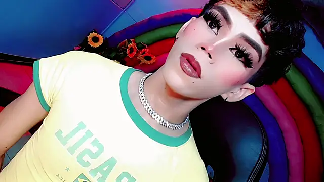 Gema Jones  online show from July 2026 07:41:01 PM