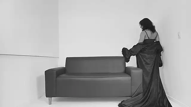 Elisasue online show from May 2026 04:29:02 AM