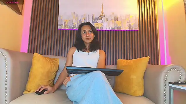 Elisasue online show from May 2026 03:02:02 AM